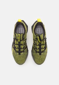 New Balance TEKTREL - Zapatillas de trail running - firefly