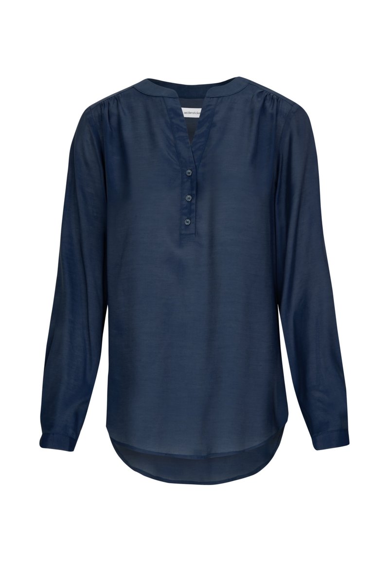 Maglietta a maniche lunghe blu navy con scollatura a V, patta con quattro bottoni, tessuto morbido e orlo curvo, con una sottile arricciatura sulle spalle.