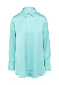 Turquoise satijnen blouse met lange mouwen, een klassieke kraag, knoopsluiting aan de voorkant en een licht gebogen zoom. Gladde textuur zonder patronen.