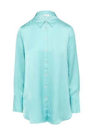 Chemise en satin turquoise à manches longues avec un col classique, fermeture à boutons sur le devant et un ourlet légèrement courbé. Texture lisse sans motifs.
