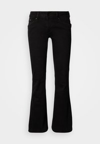 Vaqueros negros acampanados de mezclilla, con cintura de tiro medio, cinco bolsillos y ligero desgaste en las costuras. Detallado pespunte en toda la prenda.