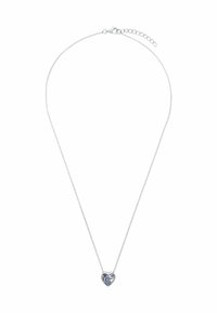 Collana in argento con ciondolo a forma di cuore decorato con pietre viola e blu, che mette in risalto dettagli e maestria intricati.