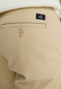 DOCKERS ORIGINAL SLIM - Chinos - safari