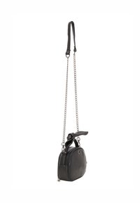 Schwarze Leder-Handtasche mit runder Form, Reißverschluss, Kettenriemen und einem geknoteten Obergriff für zusätzliche Details.