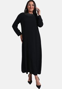 Modanisa PLUS SIZE - ALIA - Maxiklänning - black