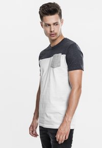 Urban Classics 3-TONE POCKET TEE - Marškinėliai su spaudiniu - white/grey