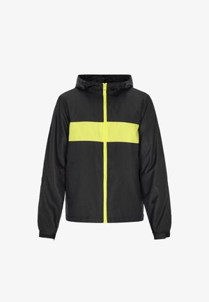 Zwarte jack met een capuchon, voorzien van een opvallende gele horizontale streep over de borst en een bijpassende frontrits. Gladde textuur, casual pasvorm.