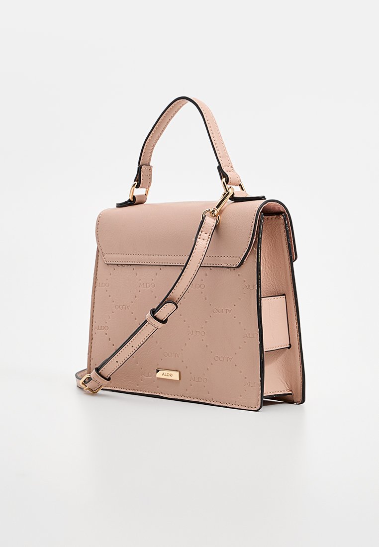 Borsa in ecopelle rosa con design strutturato, hardware dorato, manico superiore e tracolla rimovibile. Presenta logo in rilievo.