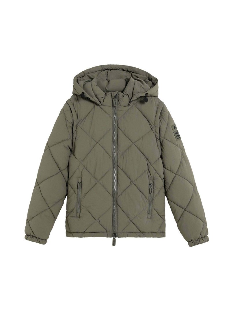 Jachetă matlasată de culoare verde măslin, cu glugă, fermoar frontal și două buzunare cu fermoar. Are manșete elastice și o eticheta logo rectangulară pe mânecă.