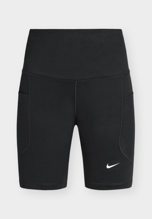 Μαύρες αθλητικές βερμούδες μέχρι το μέσο του μηρού με ψηλή μέση, πλαϊνές τσέπες και λευκό λογότυπο Nike Swoosh στο κάτω μέρος του αριστερού ποδιού.