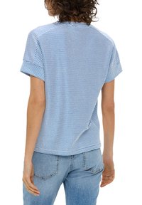 s.Oliver GESTREIFTES  - T-shirt print - royalblau