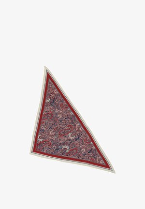 Trójkątny szalik z misternymi wzorami paisley w kolorach czerwonym, niebieskim i białym, oprawiony czerwoną i białą obwódką.