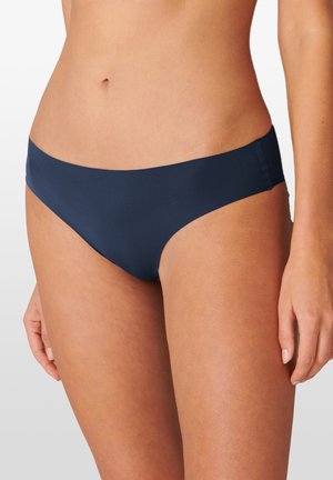 Marineblaue Bikini-Hose aus glattem, dehnbarem Stoff. Sie verfügt über einen tief geschnittenen Stil mit minimaler Bedeckung und klaren Linien, ohne sichtbare Beschläge.