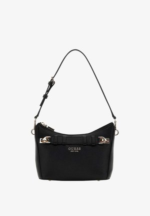 Sac à main en cuir noir Guess avec bandoulière ajustable, accents de boucle argentés et logo avant "GUESS EST 1981" avec fermeture éclair.