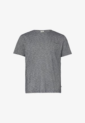 Szara melanżowa koszulka z krótkim rękawem i okrągłym dekoltem, z małą kieszenią na piersi po lewej stronie, przedstawiona na białym tle.