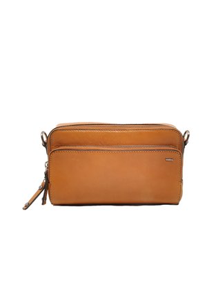 Bruine leren crossbodytas met een ritsvak aan de voorkant, rechthoekige vorm, gladde textuur en metalen hardware-accenten.