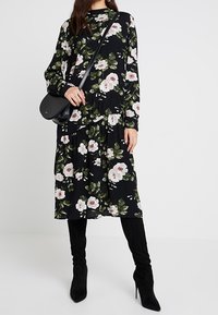 ONLY Robe longue - black