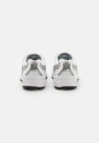 New Balance 530 - Sportcipő - white