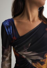 Next Body - blue absract print