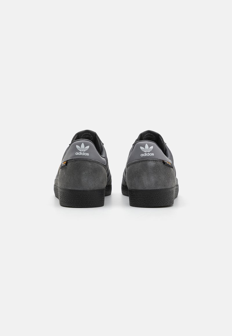 adidas Originals GAZELLE TEAM UNISEX - Trainers - grey six/grey three/core black/dark grey - Zalando.ie adidas Originals GAZELLE TEAM UNISEX - Trainers - grey six/grey three/core black/dark grey - Zalando.ie