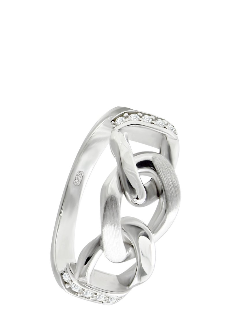 Bague en argent présentant des maillons entrelacés avec une texture brossée et des pierres précieuses claires le long de l'anneau pour plus de détails.