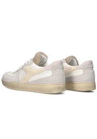 Diadora BASKET - Sneakers basse - wit