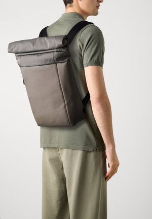 ATESSA TINO - Tagesrucksack - mud