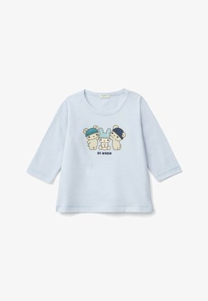 Camicia a maniche lunghe blu chiaro realizzata in tessuto morbido, caratterizzata da una grafica giocosa di tre animali con berrettini e il testo "STAI CALDO" qui sotto.
