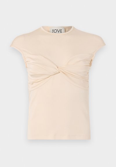 Kreemivärvi t-särk ümmarguse kaeluse, kapuutsleeve'ide ja keeratud esise detailiga. Sile tekstuur ning vertikaalne rüüside detail külgedel.