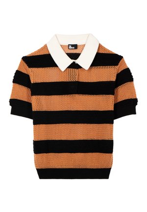 Strick-Poloshirt mit kurzen Ärmeln, breiten horizontalen schwarzen und orangefarbenen Streifen und weißem spitzem Kragen.