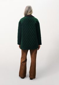 FRNCH LAIA - Halflange jas - vert foret