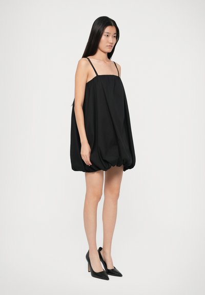 Undress Code CLOUD DRESS - Koktélruha / Partiruha - black