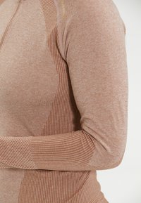 Endurance HALEN SEAMLESS  - Långärmad tröja - beaver fur