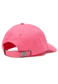 Roze baseballpet met een gebogen rand, gemaakt van katoen. Heeft een tonale, verstelbare band met een zilveren metalen gesp en merklogo-details.