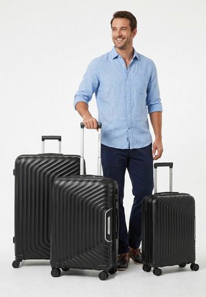 Redolz, ESSENTIALS 01 4 ROLLEN KOFFERSET 3-TEILIG MIT DEHNFALTE UNISEX - Set de valises - black metallic