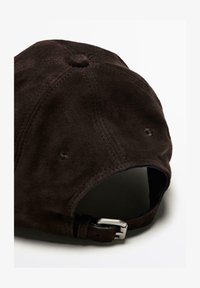 Unselected, mottled dark brown