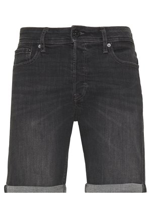 Bermudas de mezclilla negra con dobladillos enrollados, botón frontal, cremallera y diseño de cinco bolsillos.