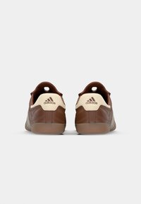 adidas Originals TAEKWONDO MEI - Slippers - preloved brown/cream white