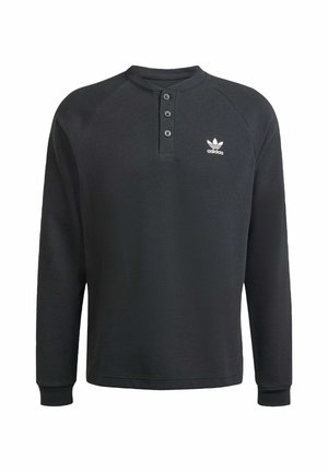 Sort langærmet henley skjorte med struktureret stof, tre-knaps placket og et hvidt Adidas-logo på venstre bryst.