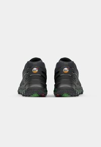Nike Sportswear AIR MAX DN8 - Sneakers laag - black/green strike/dark smoke grey