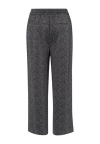 Pantalon en laine gris à jambes larges avec taille élastique et poches passepoilées à l’arrière, présentant un motif discret en chevron.