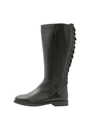 Bottes en cuir noires montant jusqu’au genou avec un talon bas et un lacet décoratif courant verticalement sur le dos.