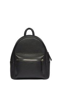 Sac à dos en cuir noir avec une forme arrondie, surface texturée, poignée supérieure et une poche zippée à l'avant. Accents en métal argenté.