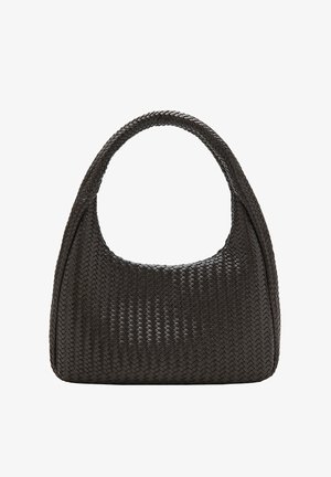 Schwarze geflochtene Ledertasche mit abgerundetem oberen Griff und Halbmondform.