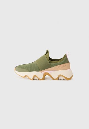 KINETIC IMPACT II - Trainers - utility green/pink dawn