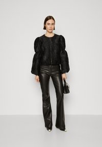 Malina ZOEY DOUBLE POUF SLEEVE  - Blúzka - black