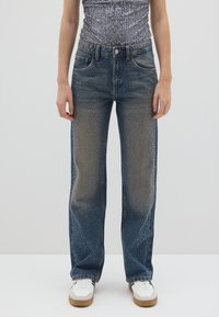 WITH GLITTER DETAILS - Jeans baggy - denim blue