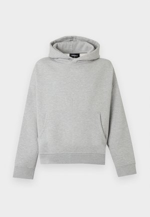 Hanorac gri deschis cu buzunar kangaroo, mâneci lungi și glugă, etichetat mărimea medie de la brandul Favela.