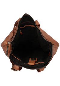 Borsa a tracolla in pelle marrone con chiusura a zip, dotata di un ampio interno in tessuto nero e una piccola tasca con zip. Accentuata da un gancio in metallo.