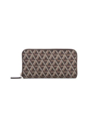 Portefeuille à motifs marron avec un design géométrique en beige et marron foncé, fermeture éclair, et une lanière pour une manipulation facile.